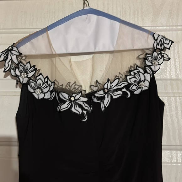 MSK SZ 8 Petite formal dresss - Picture 4 of 11